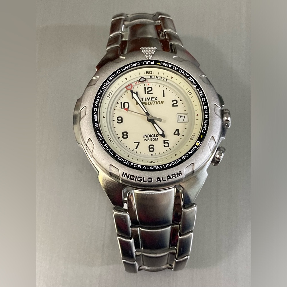 Timex Shenmue style watch, metal bracelet, working battery and light